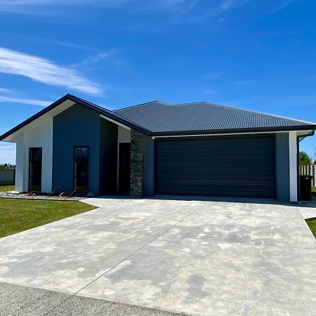 Style, Functional With Space Twizel Exterior photo