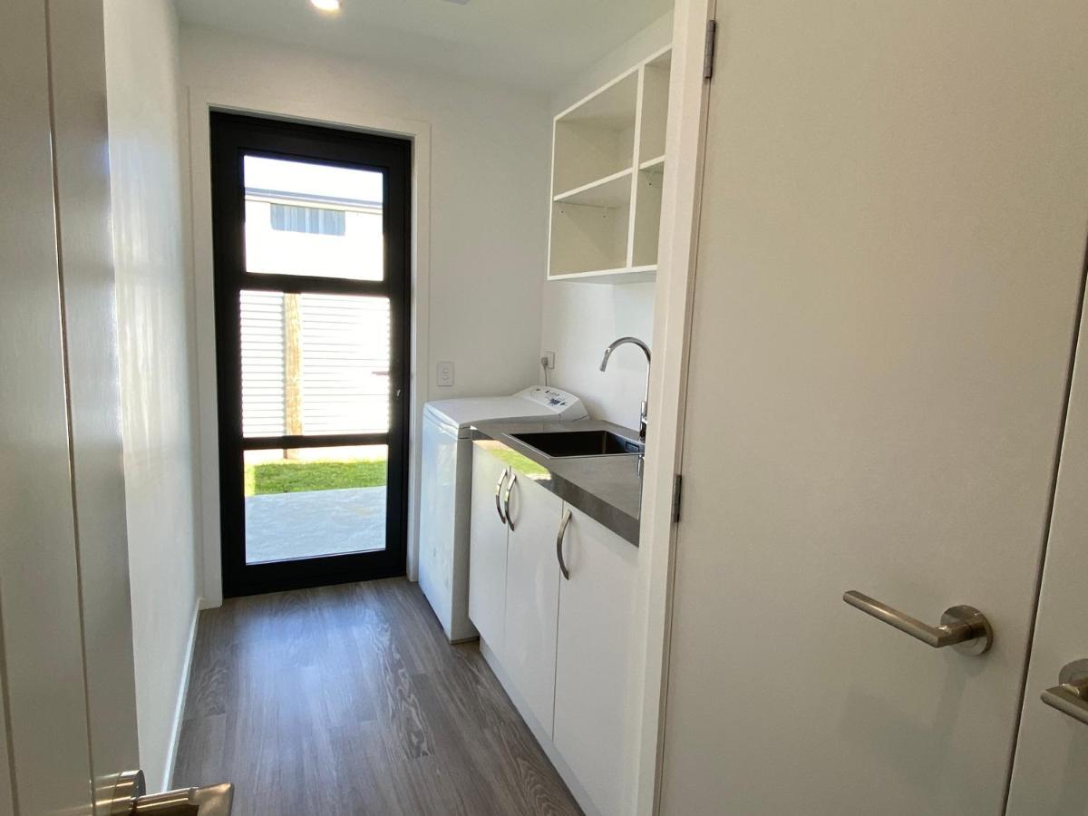 Style, Functional With Space Twizel Exterior photo